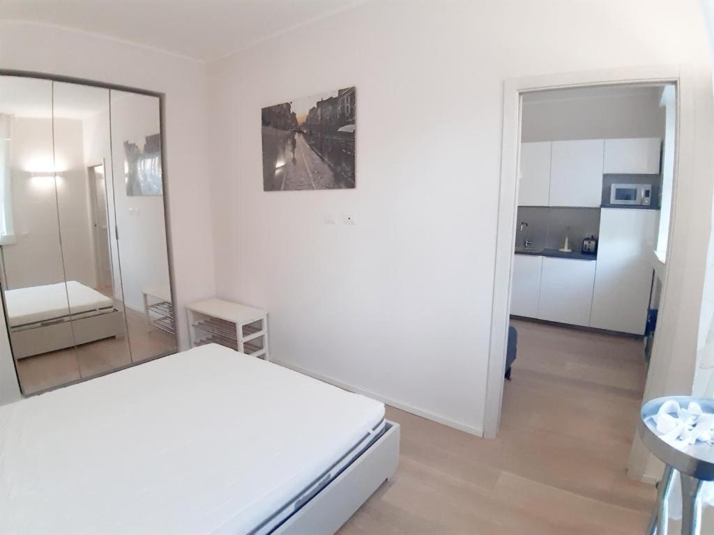 Easy Room Italy Milan Exterior photo