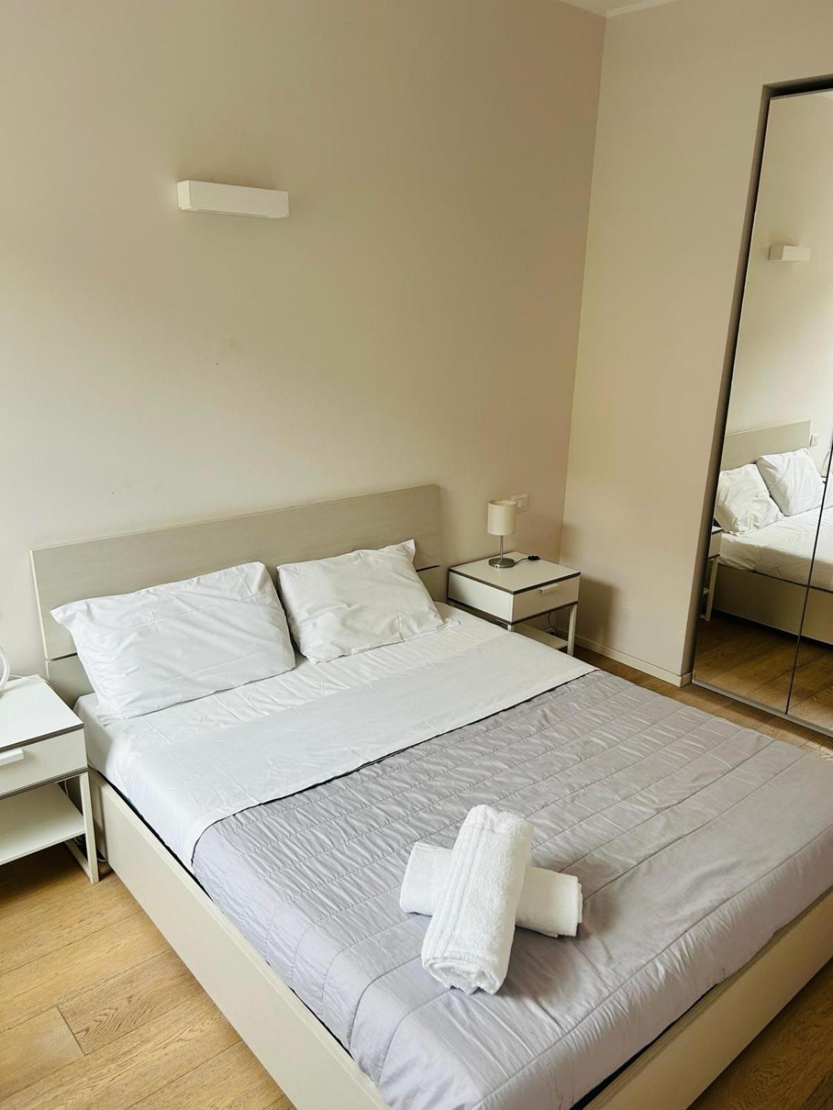 Easy Room Italy Milan Exterior photo