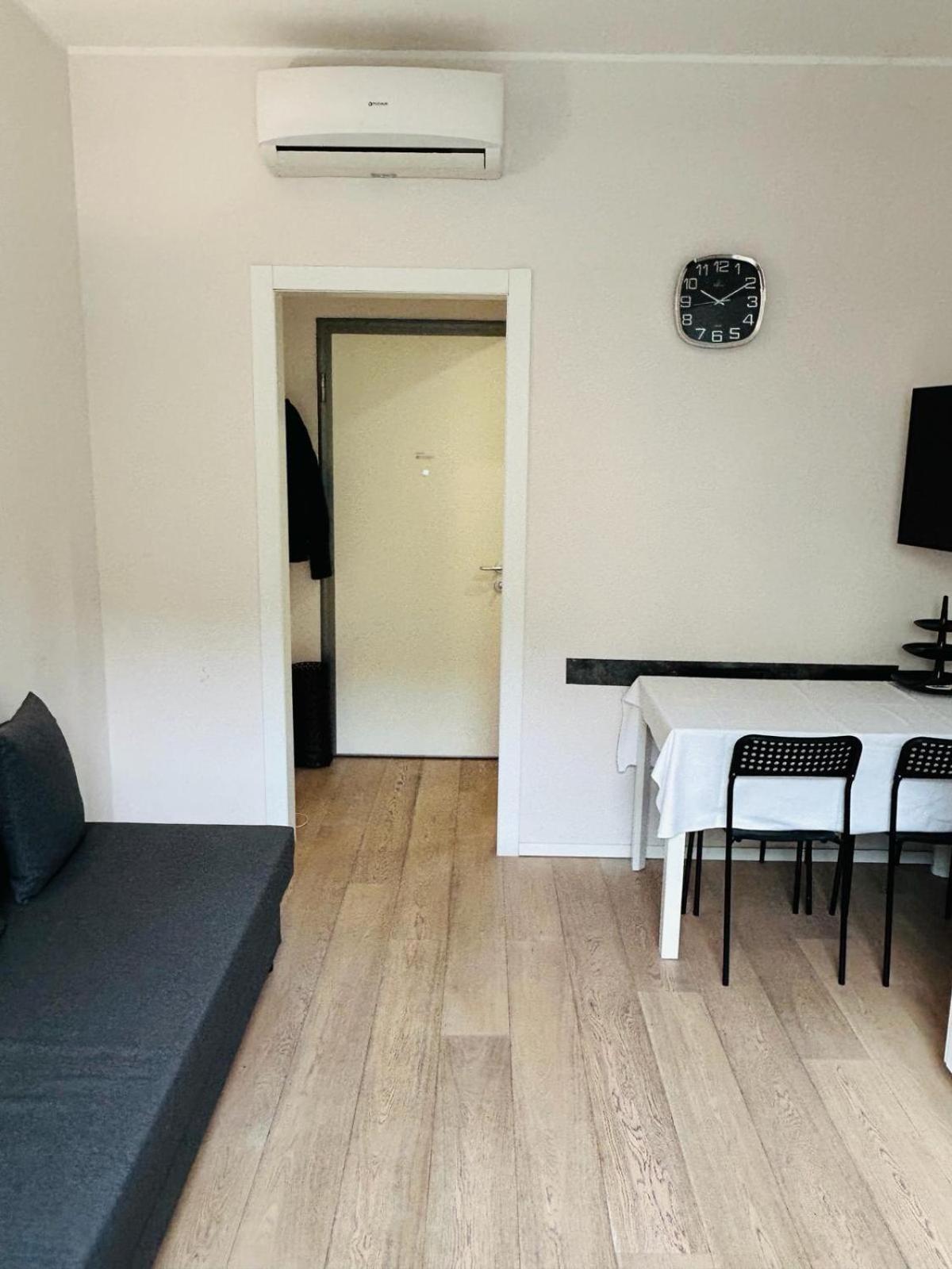 Easy Room Italy Milan Exterior photo